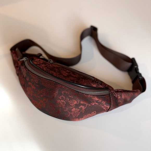 Urban Outfitters Handbags - Urban Outfitters Jacquard Chocolate Brown Burgundy Dragon Floral Fanny Pack
